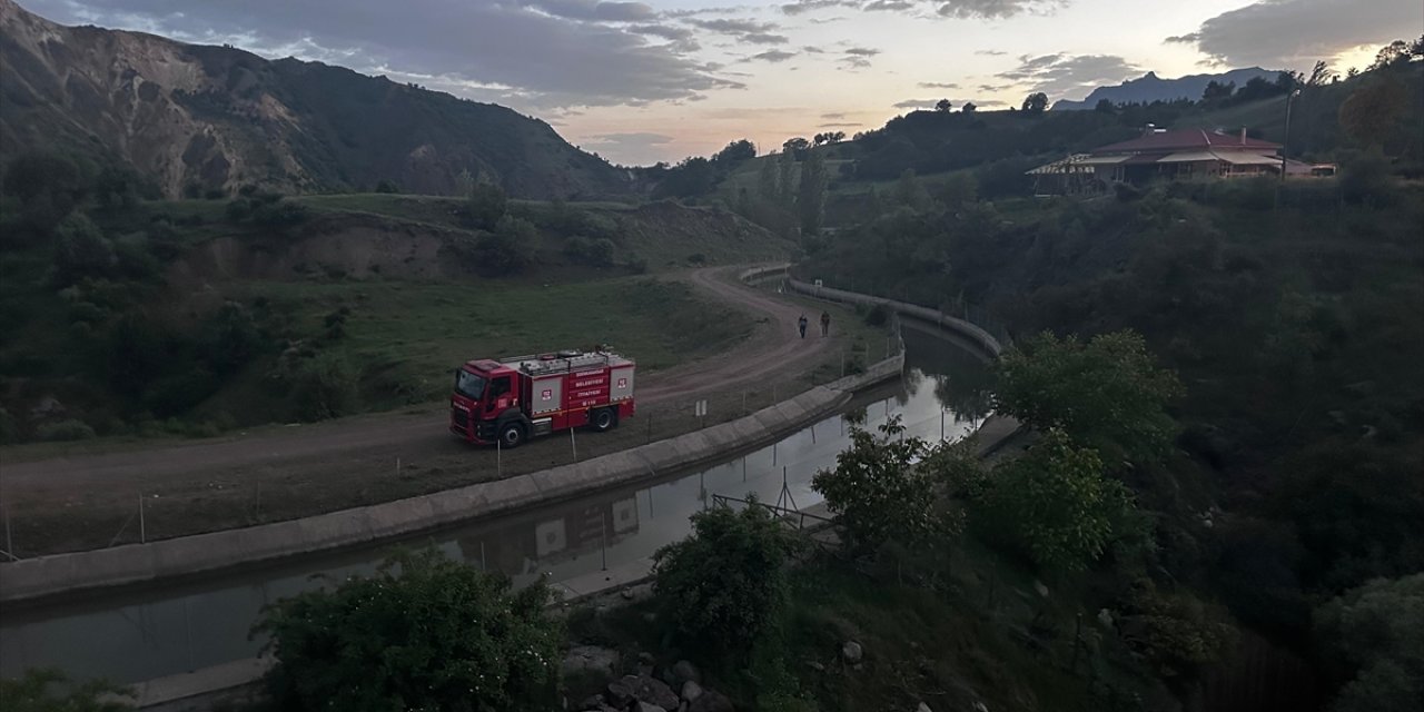 Giresun'da otomobilin su kanalına devrildiği kazada kaybolan 2 kişinin cesedine ulaşıldı