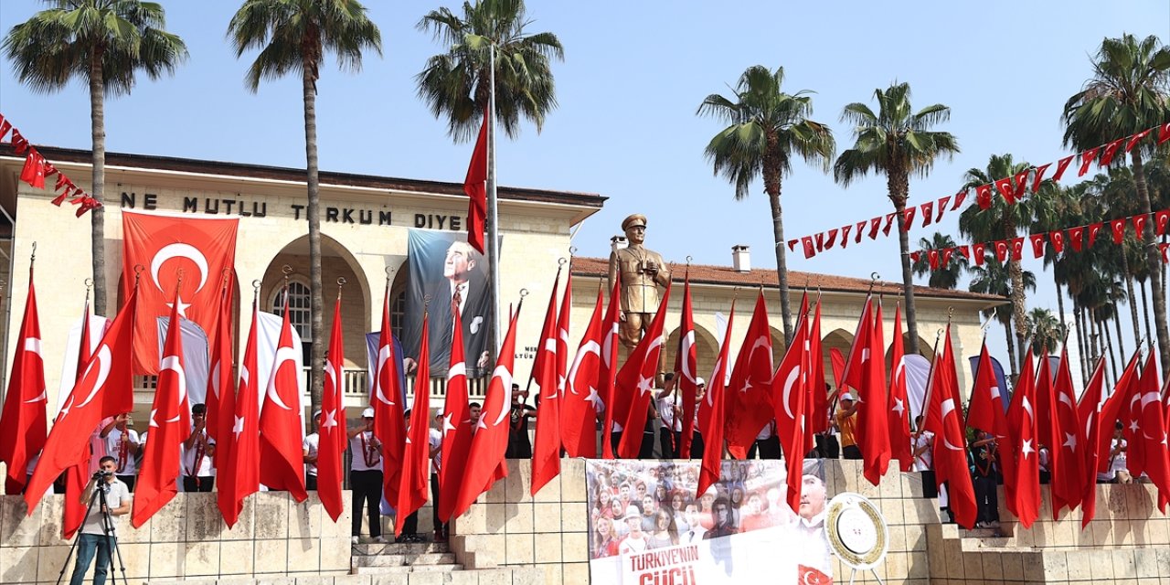 Adana ve çevre illerde 19 Mayıs Atatürk'ü Anma, Gençlik ve Spor Bayramı kutlandı