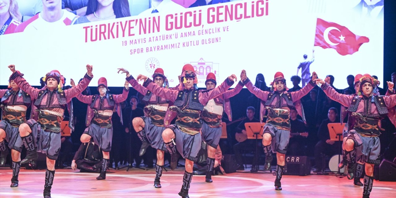 İstanbul'da 19 Mayıs Atatürk'ü Anma, Gençlik ve Spor Bayramı kutlanıyor