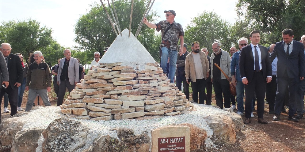 Elazığ'ın Nimri köyünde Fransız sanatçının yaptığı heykelin açılışı gerçekleştirildi