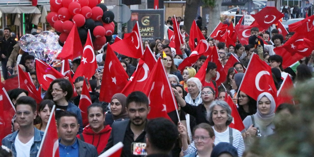 Niğde'de fener alayı düzenlendi