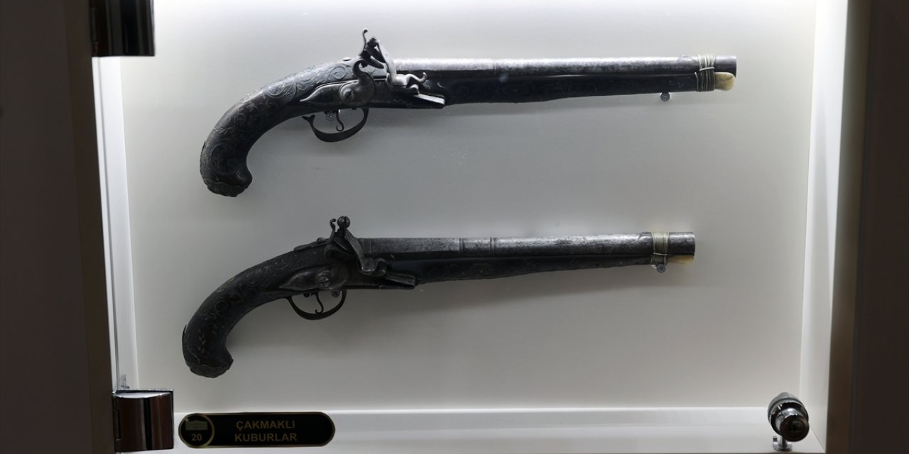 Osmanlı'dan Cumhuriyet'e asırlık silahlar Atatürk Kongre Müzesi'nde sergileniyor