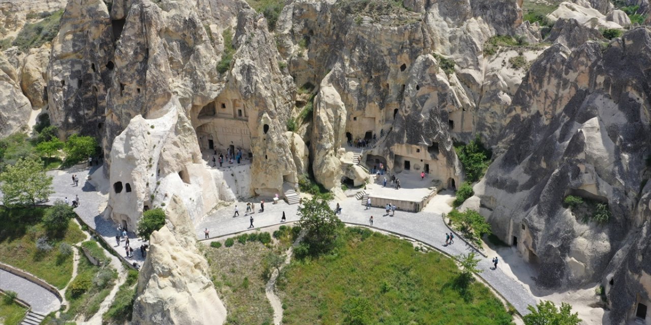 Göreme Açık Hava Müzesi kayadan oyma kiliseleri ve duvar resimleriyle turistleri çekiyor