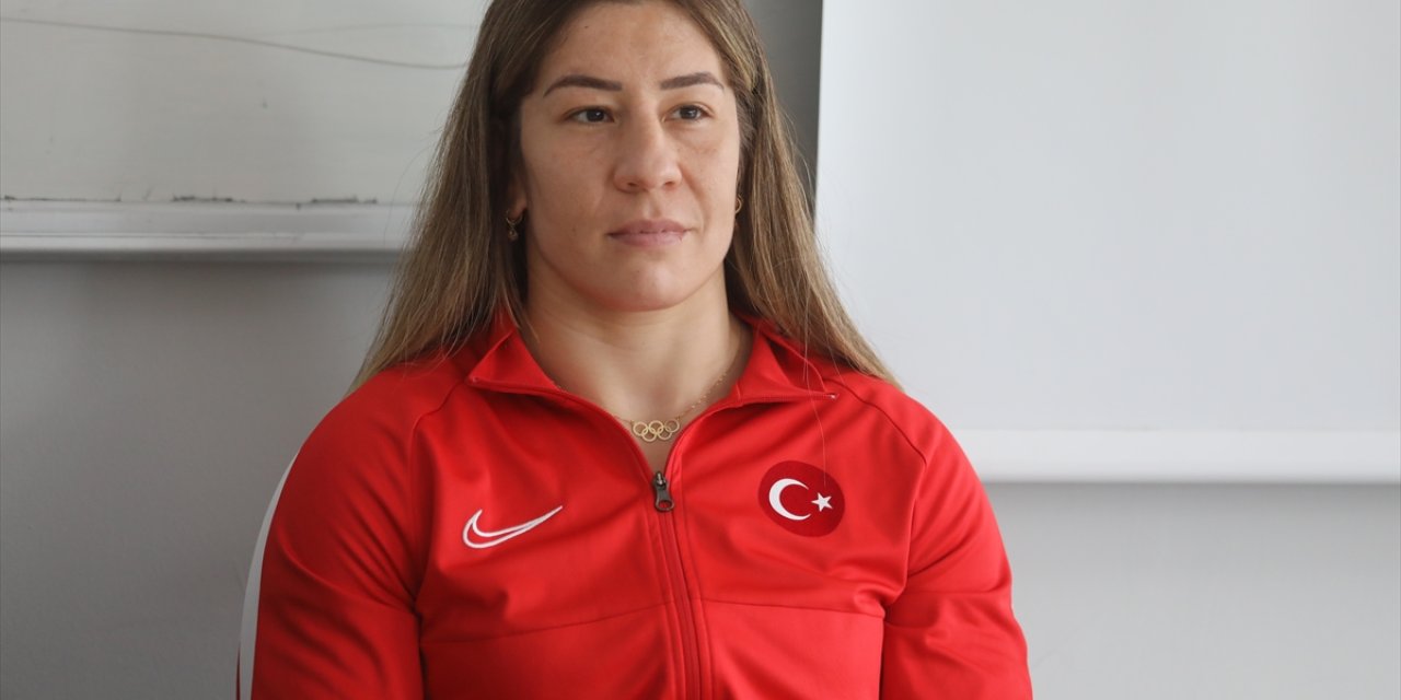 Milli güreşçi Yasemin Adar Yiğit, koleksiyonundaki eksik altın madalyanın peşinde