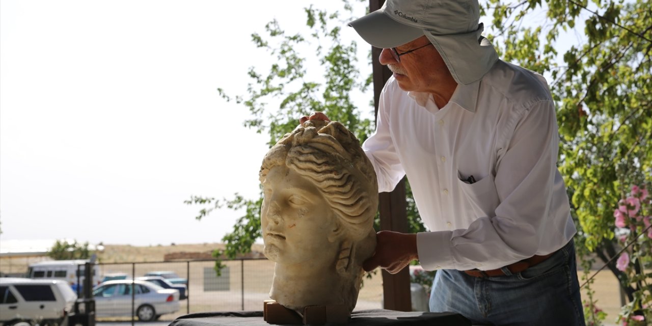 Laodikya Antik Kenti'nde hijyen ve sağlık tanrıçası Hygieia'ya atfedilen heykel başı bulundu