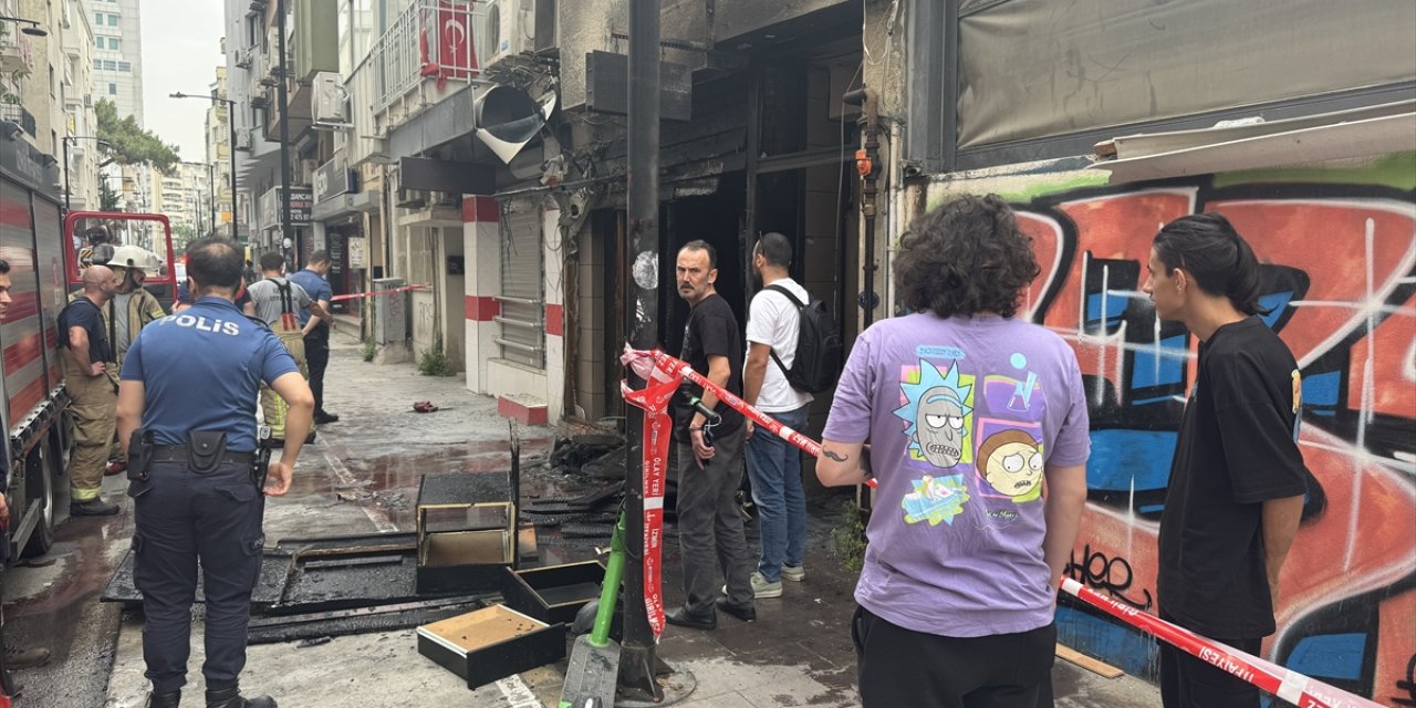 İzmir'de bir "korku evi" yangında kullanılamaz hale geldi