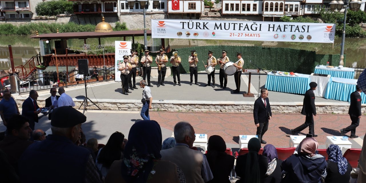 Amasya'da "Türk Mutfağı Haftası"nda Vali ve Belediye Başkanı "şehzade kebabı" yaptı