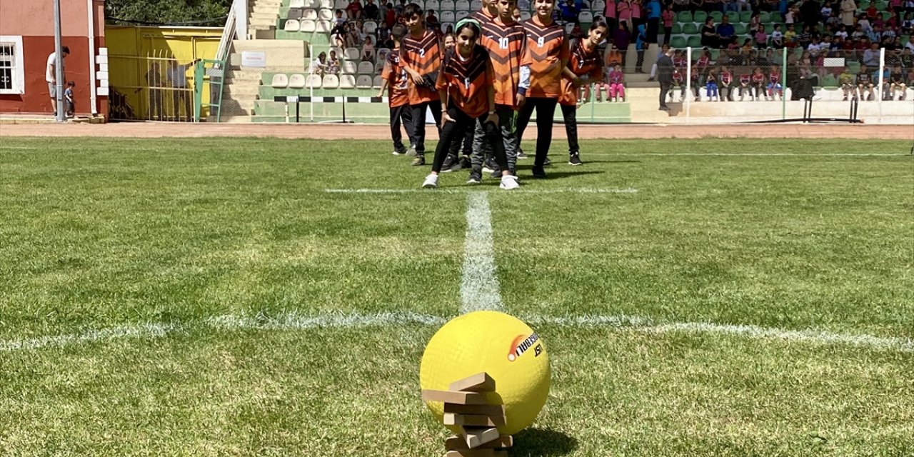 Kırşehir'de Geleneksel Çocuk Oyunları Şenliği başladı