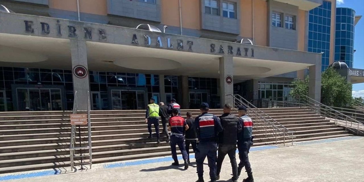 Edirne'de Yunanistan'a kaçmaya çalışan 12 terör örgütü üyesi yakalandı