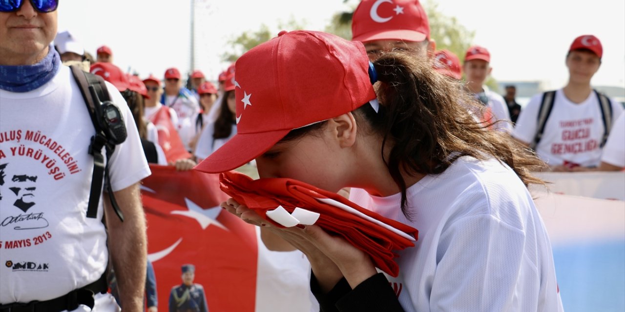 Atatürk'ün Samsun'dan Havza'ya gittiği yolu gençler, Türk bayrağıyla yürüyecek