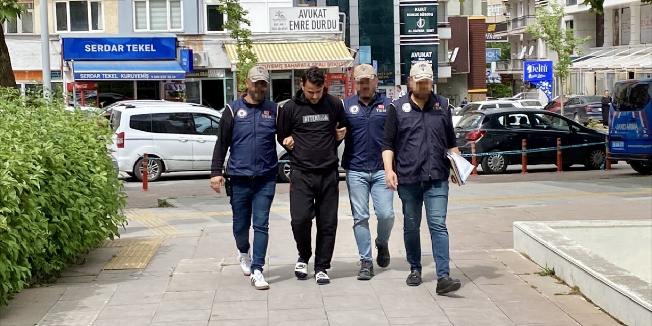 Kırmızı bültenle aranan 2 DEAŞ şüphelisi Kırşehir'de yakalandı