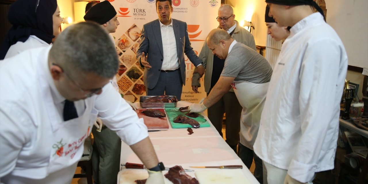 Edirne'de aşçılık programı öğrencileri tava ciğerin inceliklerini öğrendi