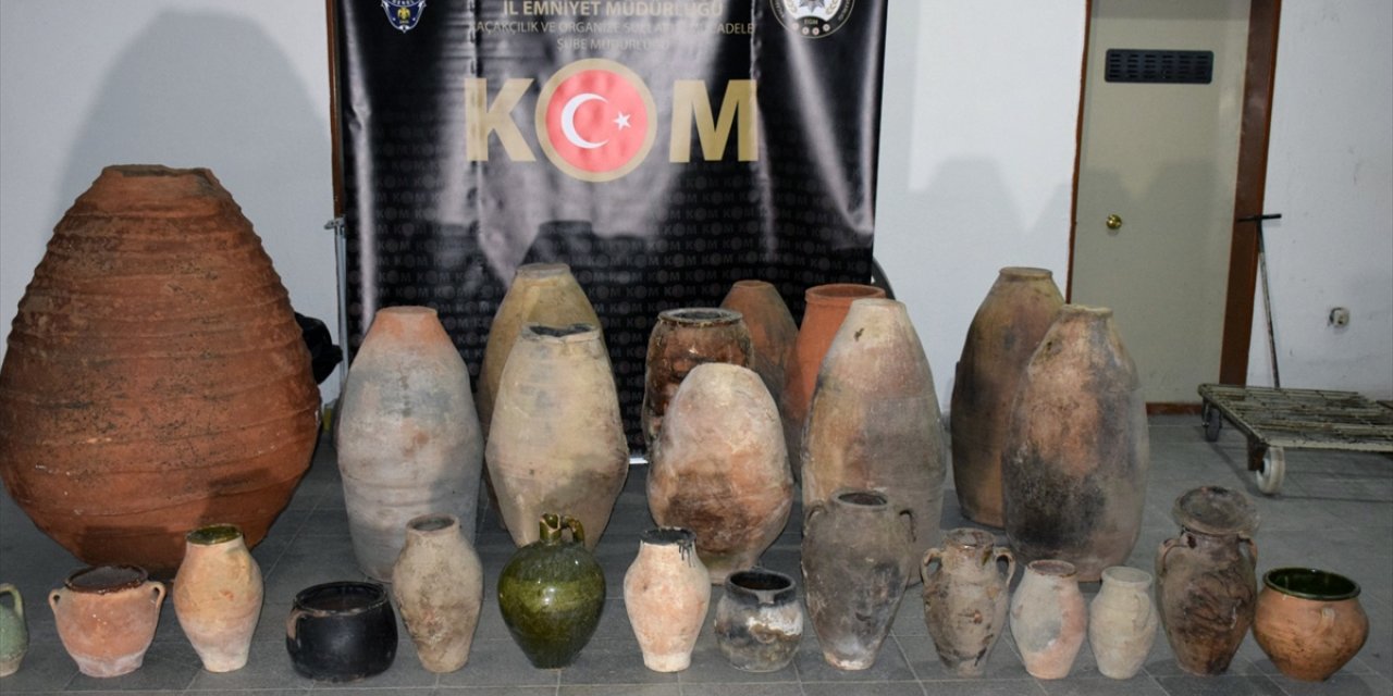 Amasya'da 26 tarihi eser ele geçirildi, 3 şüpheli yakalandı