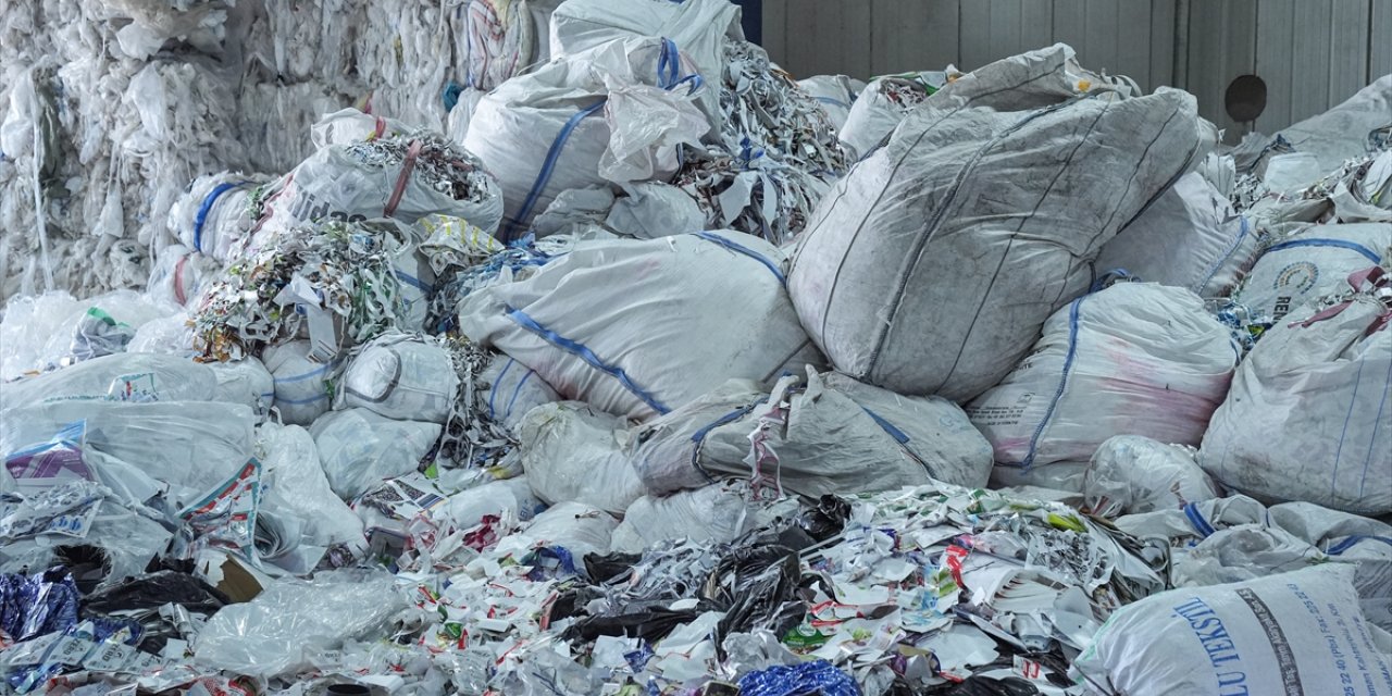 Plastik atıkların geri dönüşümü üreticilerin karbon ayak izini azaltıyor