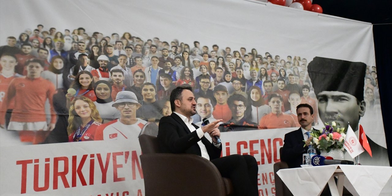 Gençlik ve Spor Bakan Yardımcısı Eminoğlu, Düzce'de gençlerle buluştu: