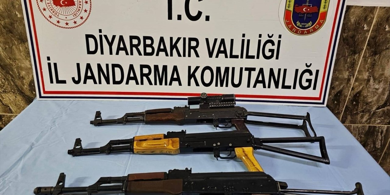 Diyarbakır'da bir araçta 3 kalaşnikof piyade tüfeği ele geçirildi