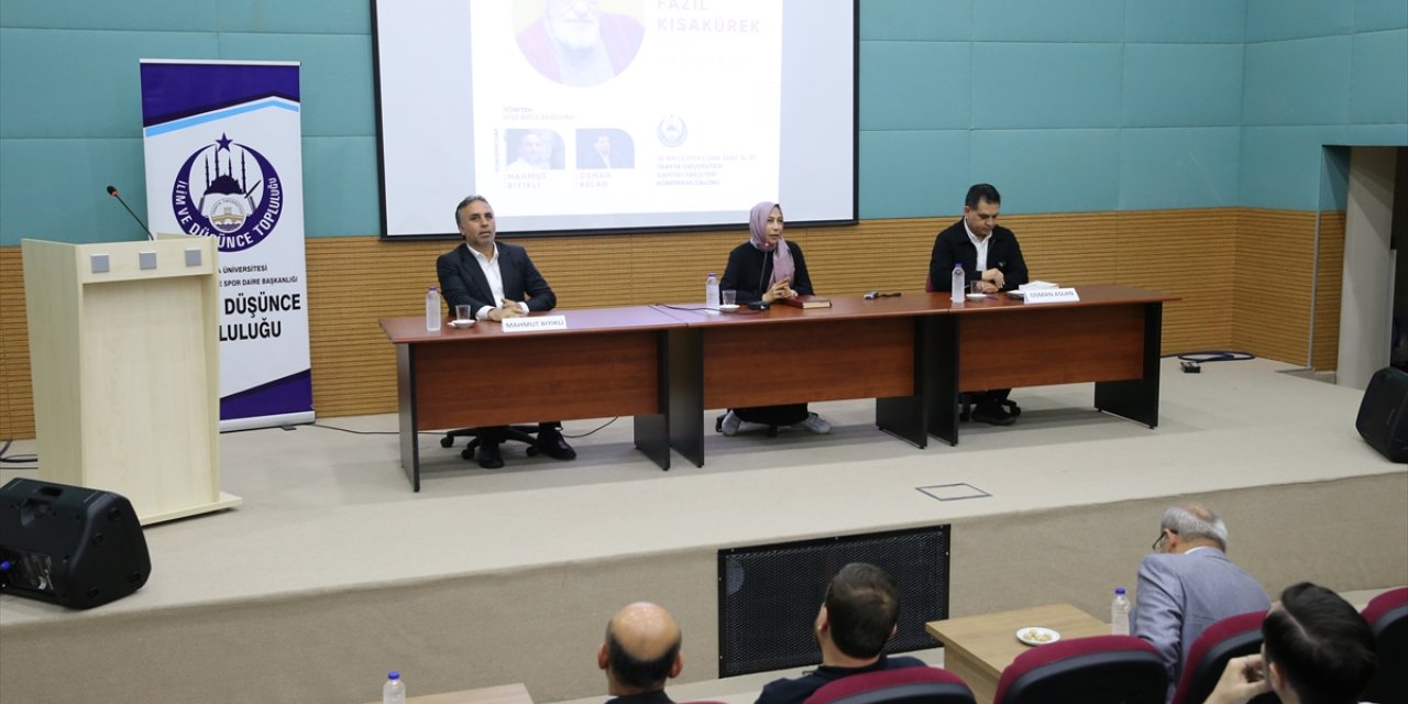 Edirne'de "Ayizi Dergisi Edebiyat Dizisi: Necip Fazıl Kısakürek" paneli düzenlendi