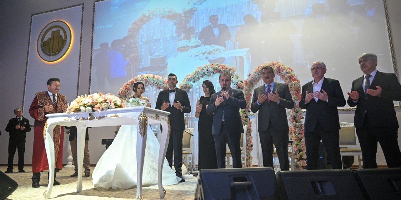 BBP Genel Başkanı Destici, Altındağ'da düğüne katıldı