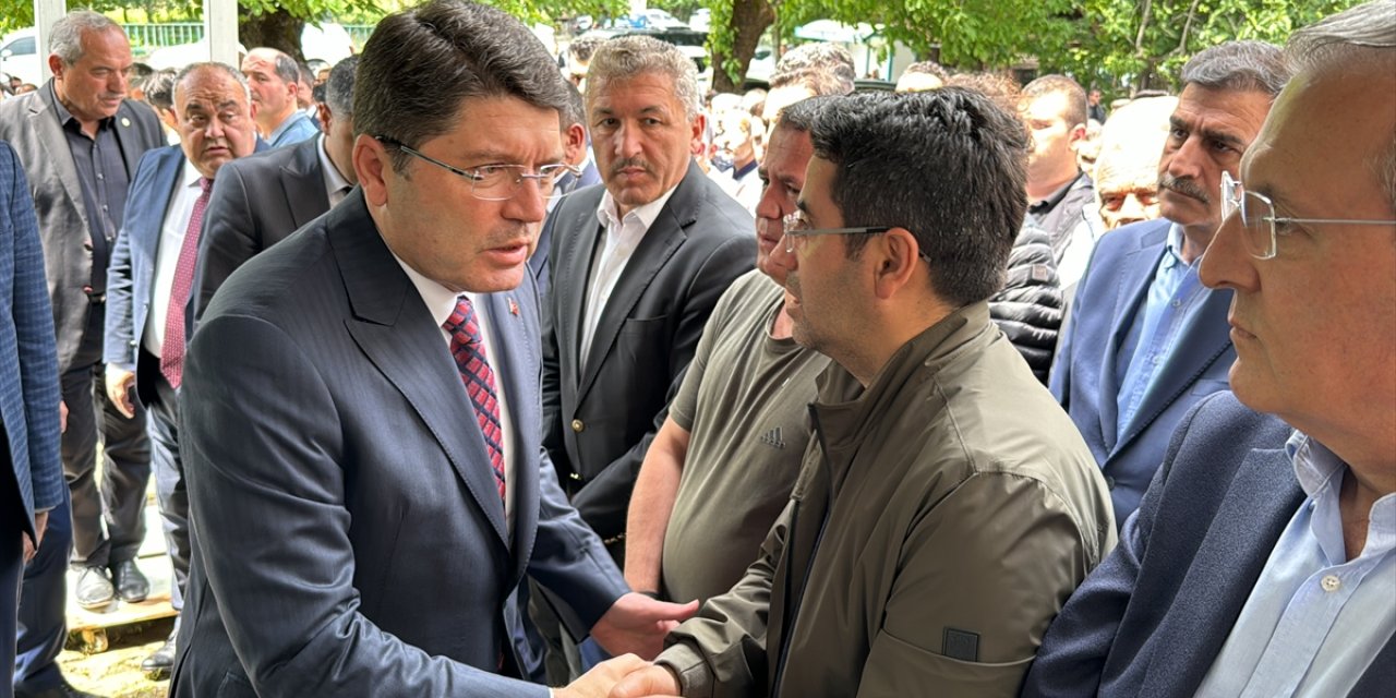 Adalet Bakanı Tunç, Bartın'da eniştesinin cenaze törenine katıldı