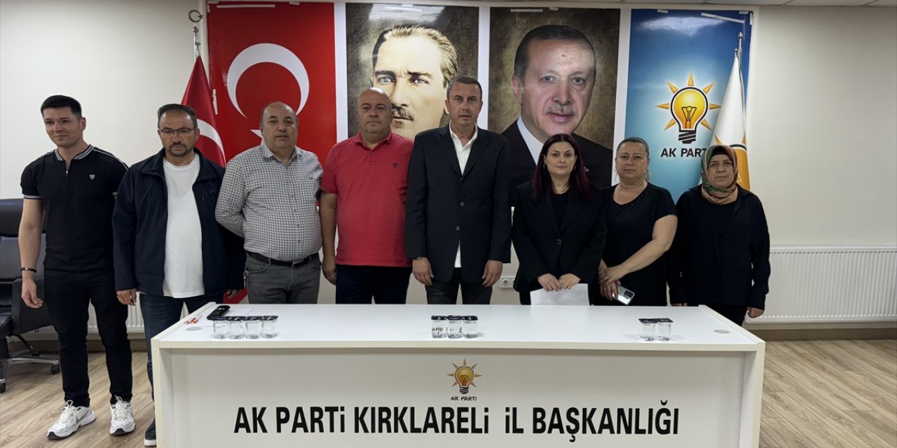 AK Parti Trakya teşkilatlarında "27 Mayıs darbesi"ne ilişkin basın açıklaması yapıldı