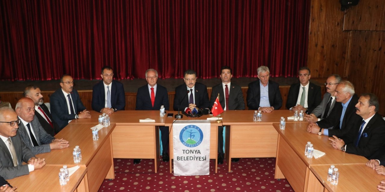 Trabzon'da belediye başkanlarından Tonya Belediye Başkanı Beşel'e destek ziyareti