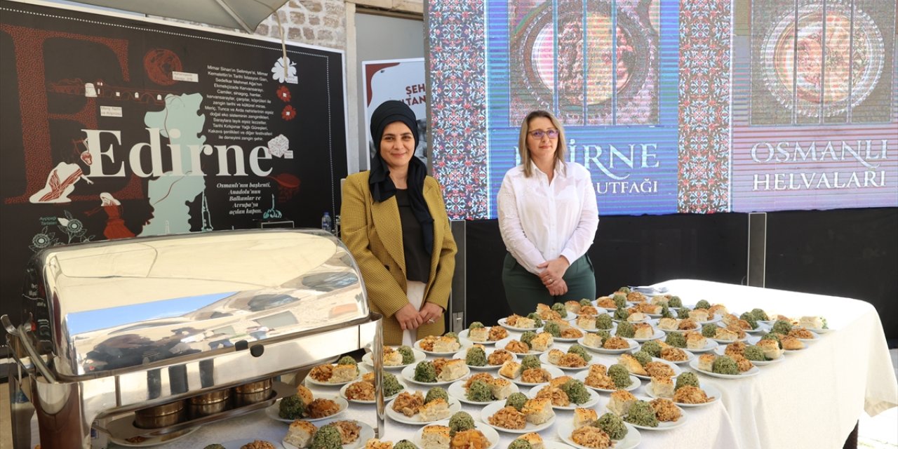 Edirne'de  Osmanlı saray lezzetleri kitapları tanıtıldı
