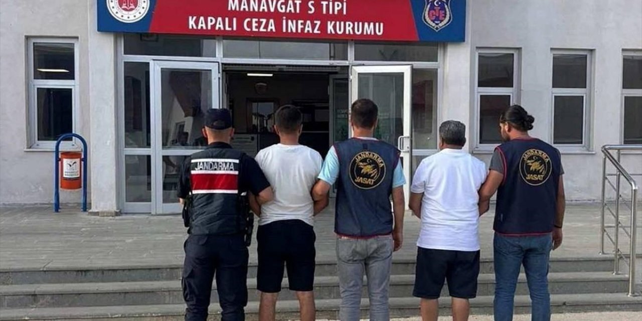 Mersin'de 37 yıl hapis cezasıyla aranan hükümlü Antalya'da yakalandı