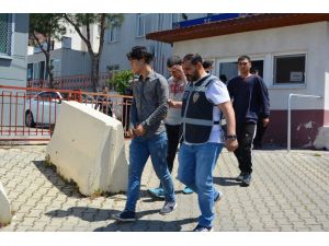 Balıkesir'de 17 düzensiz göçmen yakalandı