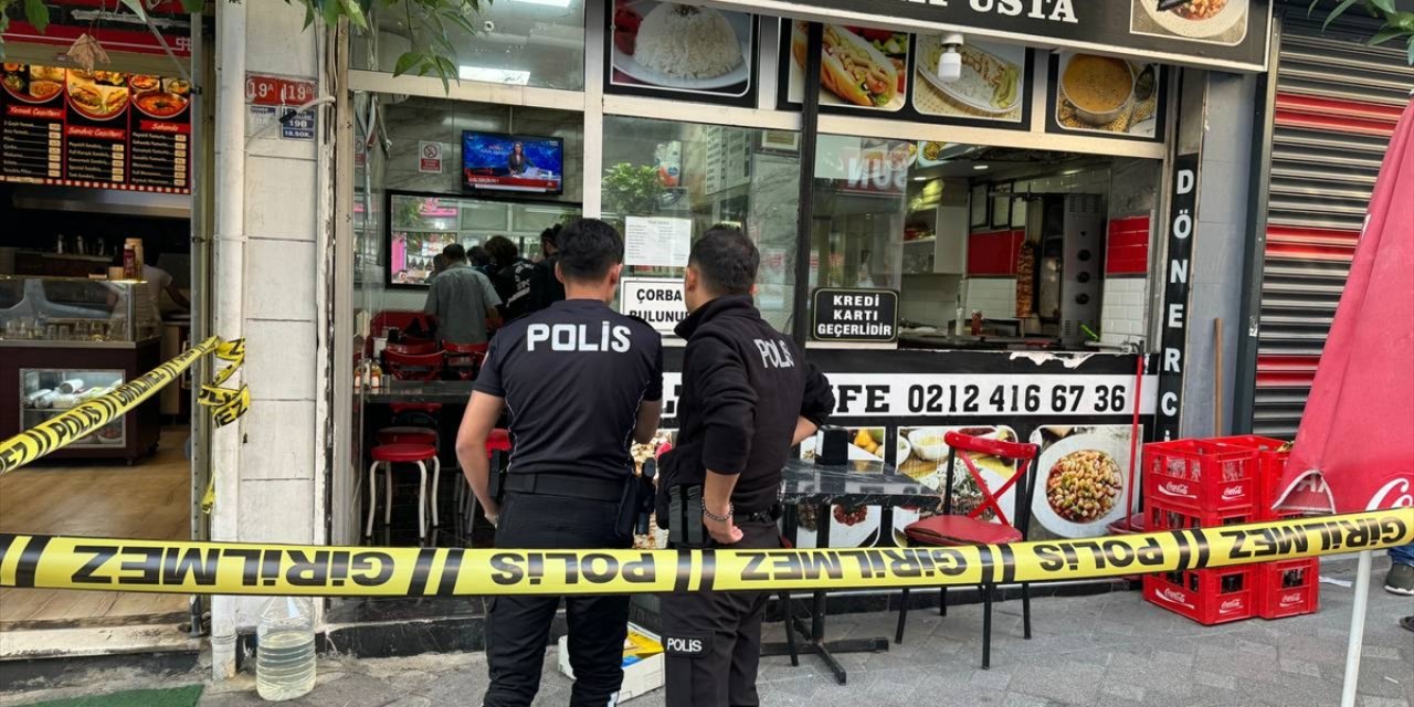 İstanbul'da yediği dönerin fiyatını fazla bulunca büfede silahla ateş açan şüpheli yakalandı