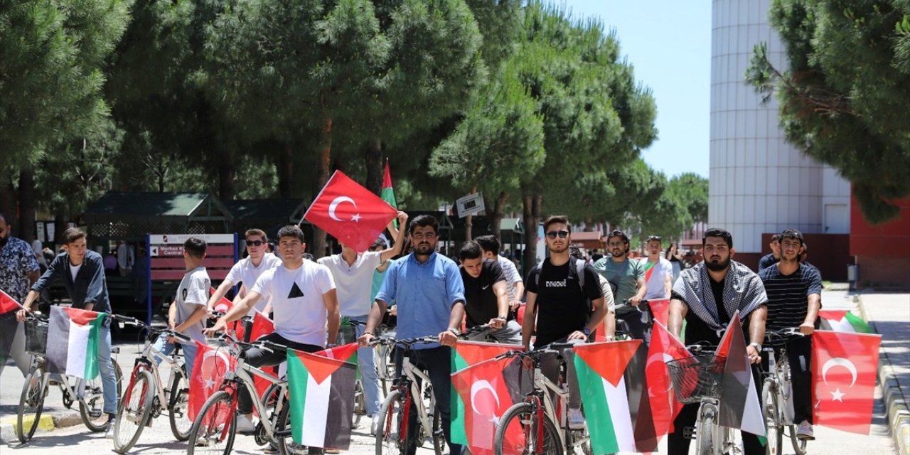 İzmir'de üniversite öğrencileri Filistin için pedal çevirdiler
