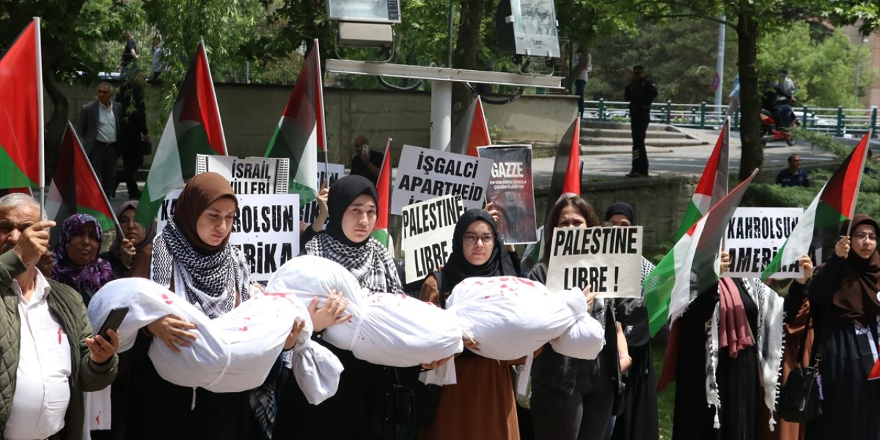 Kayseri'de üniversite öğrencileri İsrail'in Refah'taki saldırılarını protesto etti