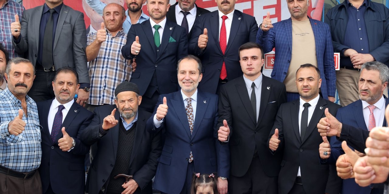 Yeniden Refah Partisi Genel Başkanı Erbakan, Sivas'ta ziyaretlerde bulundu