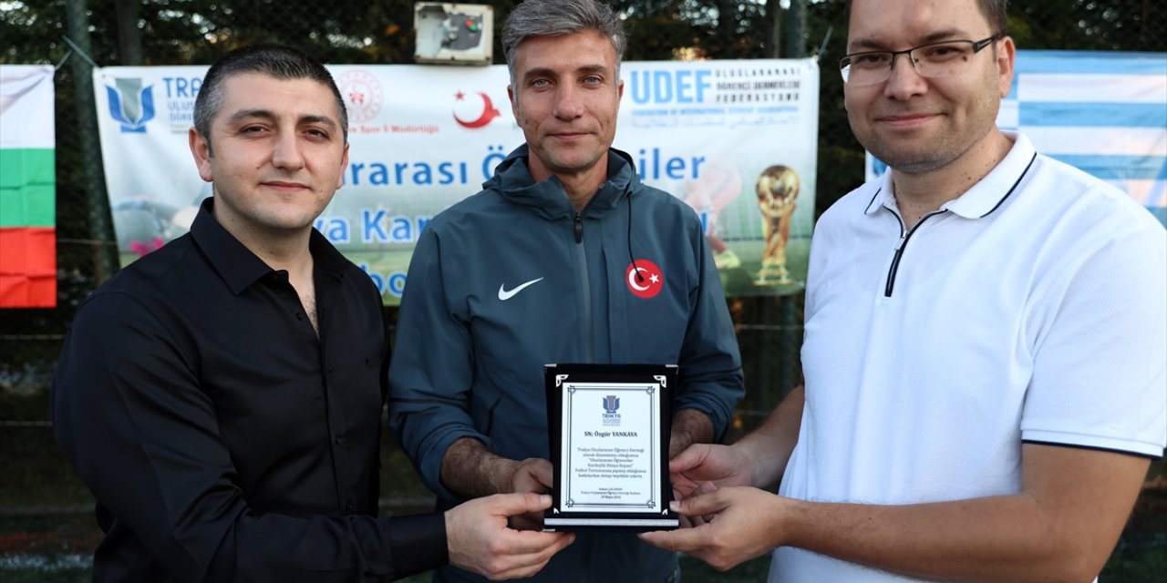 Edirne'deki Dünya Kardeşlik Futbol Turnuvası'nın finalini Özgür Yankaya yönetti