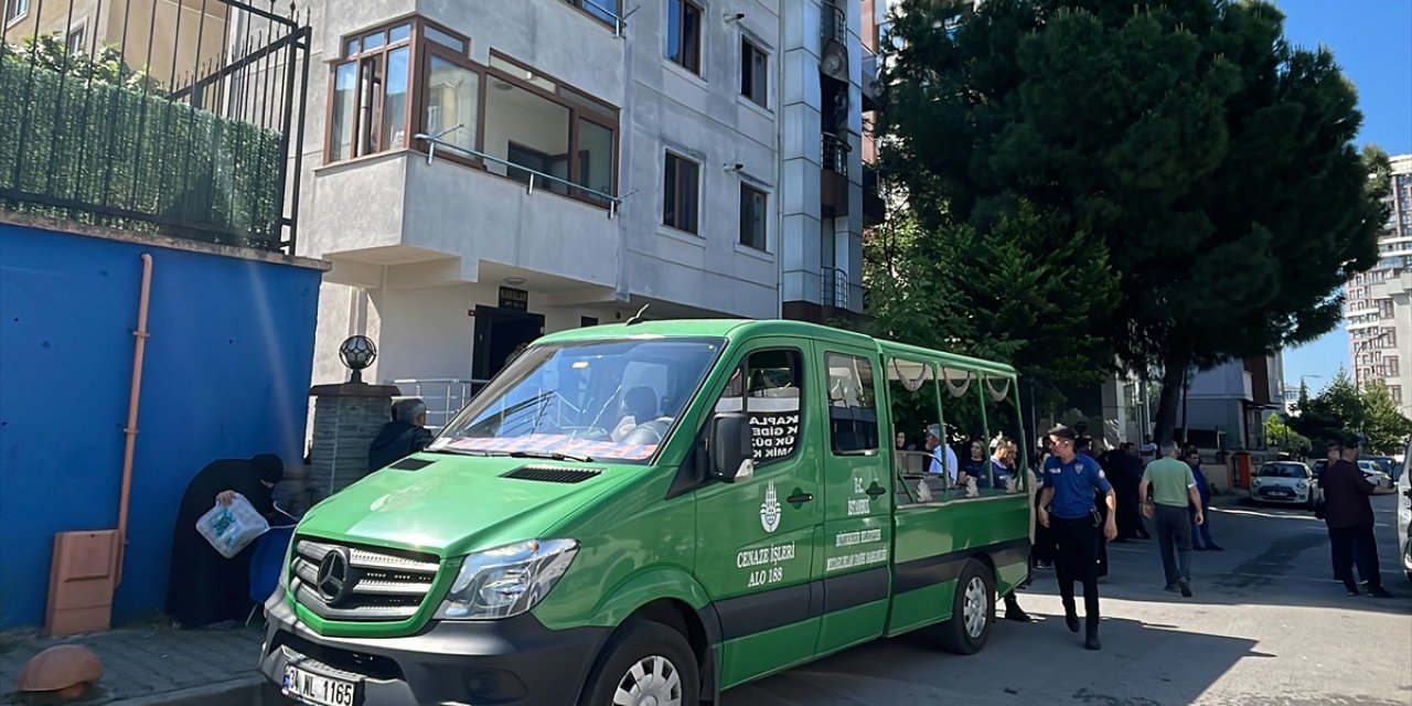 Kartal'da yangın çıkan binadaki 1 kişi öldü, 3 kişi dumandan etkilendi