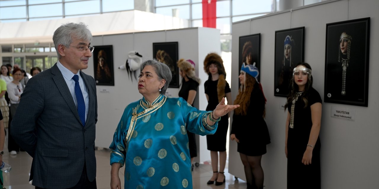 Edirne'de "Türk Dünyası Kadın Başlıkları" fotoğraf sergisi açıldı