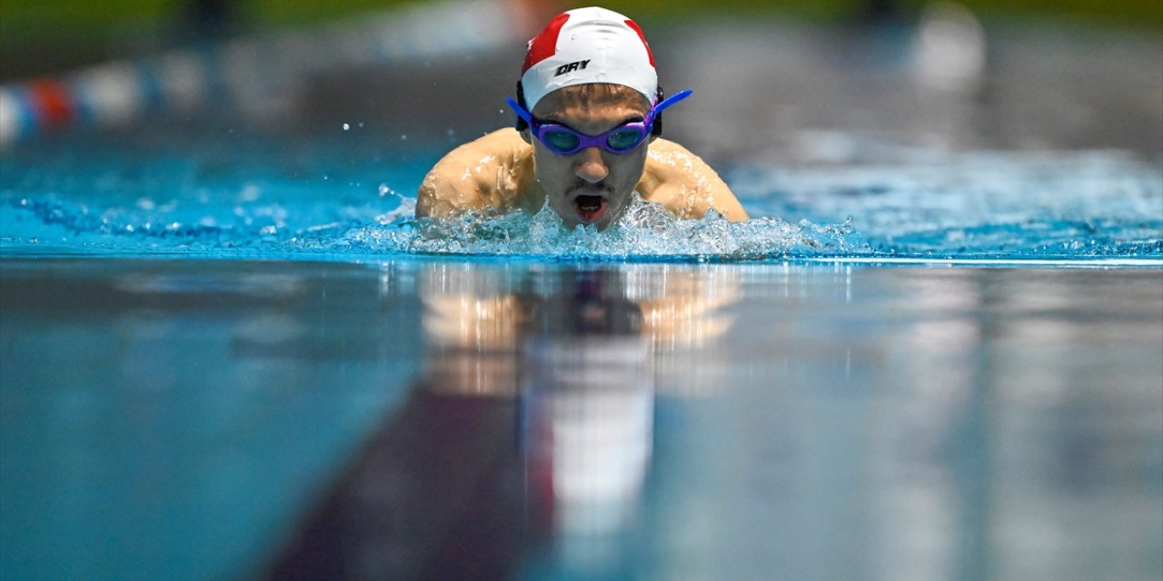 Sporla hayata yeniden tutunan engelli yüzücü, Paralimpik Oyunları’nda altın madalyayı hedefliyor