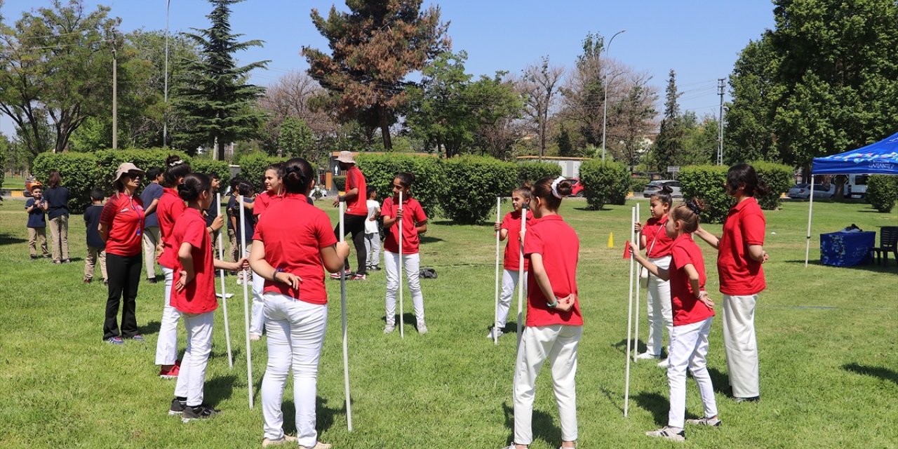 Gaziantep'te çocuklar geleneksel oyunlarla güzel zaman geçirdi