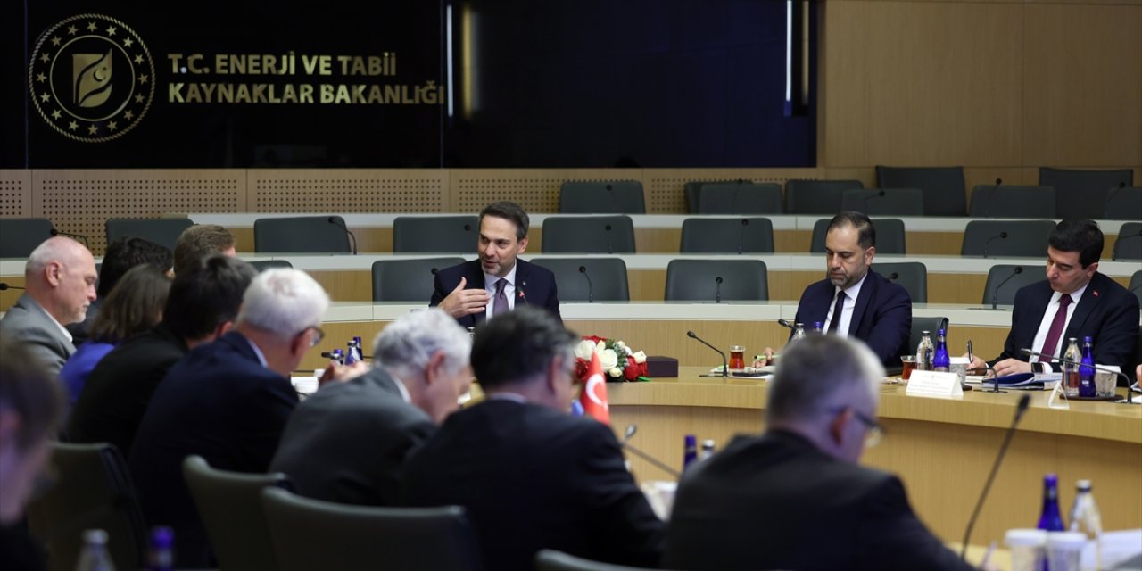 Bakan Bayraktar, AB Türkiye Delegasyonu ve büyükelçilerle enerjide işbirliği fırsatlarını görüştü