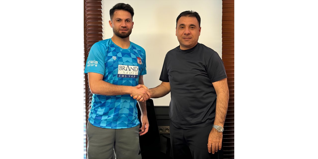 Sivasspor, kaleci Ali Şaşal Vural'ın sözleşmesini 2 yıl uzattı
