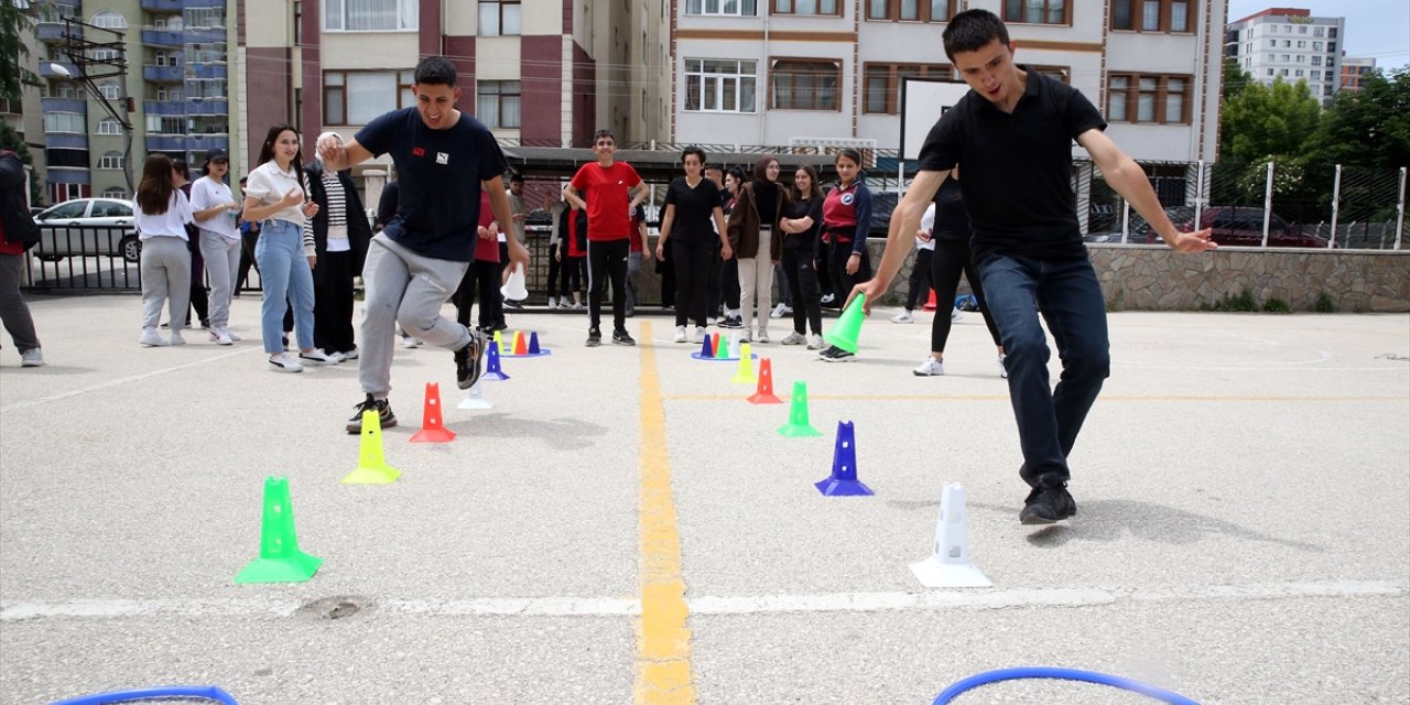 Kastamonu'da üniversite öğrencileri özel bireylere yönelik etkinlik düzenledi