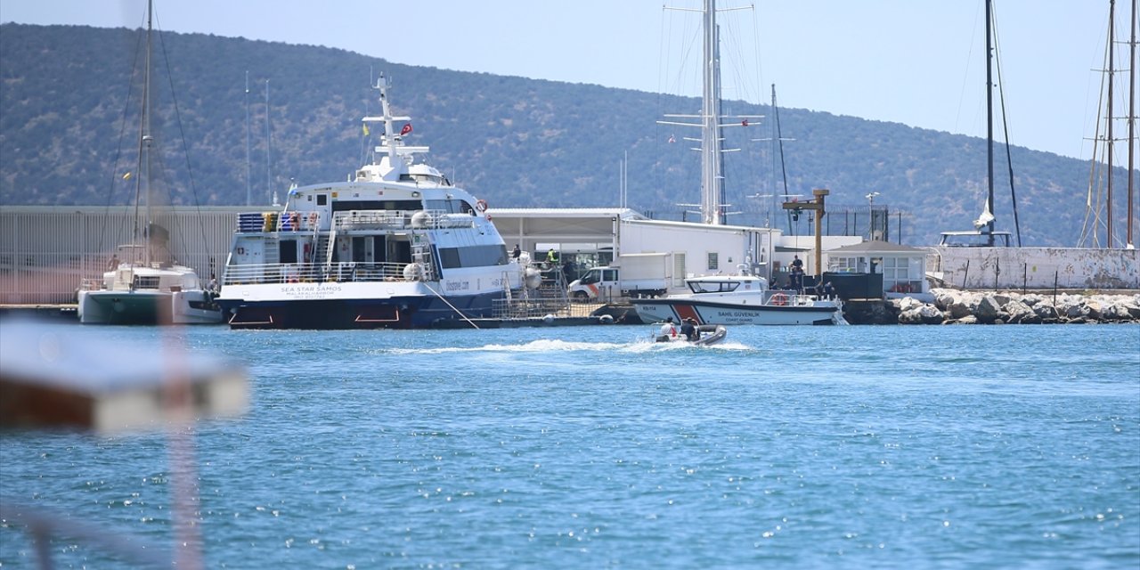 GÜNCELLEME - Bodrum açıklarında düzensiz göçmenleri taşıyan lastik bot battı