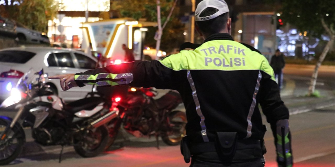 Erzurum'da 120 polisin katılımıyla "huzur" operasyonu yapıldı