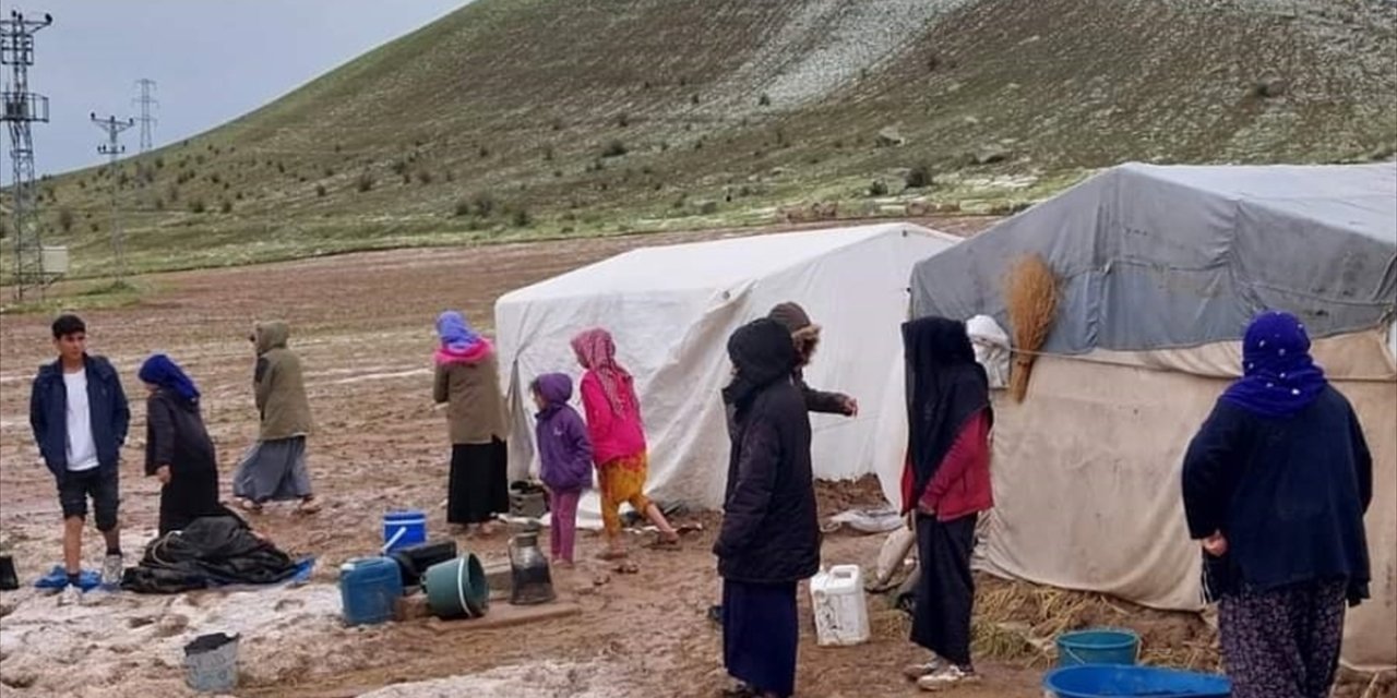 Kayseri'deki selde çadırları zarar gören tarım işçileri otele yerleştirildi