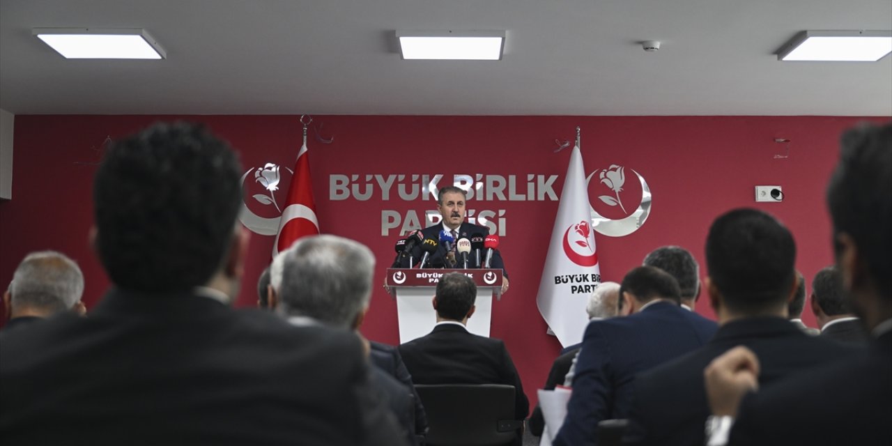 BBP Genel Başkanı Destici, MKYK toplantısı öncesi basın toplantısı düzenledi: