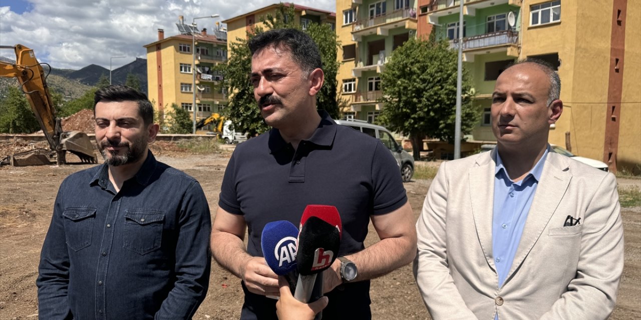 Tunceli Valisi Tekbıyıkoğlu, deprem riskine karşı kentte yürütülen çalışmaları inceledi: