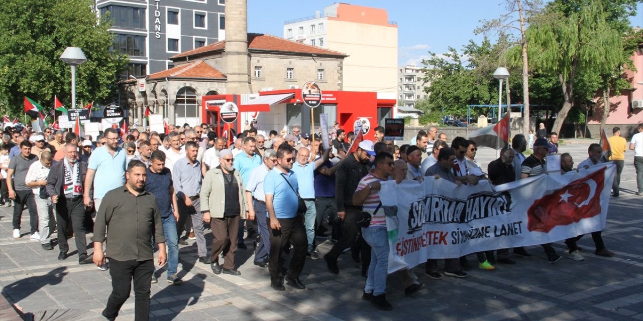 Kayseri'de, İsrail'in Gazze'ye saldırıları "Büyük Gazze Yürüyüşü" ile protesto edildi