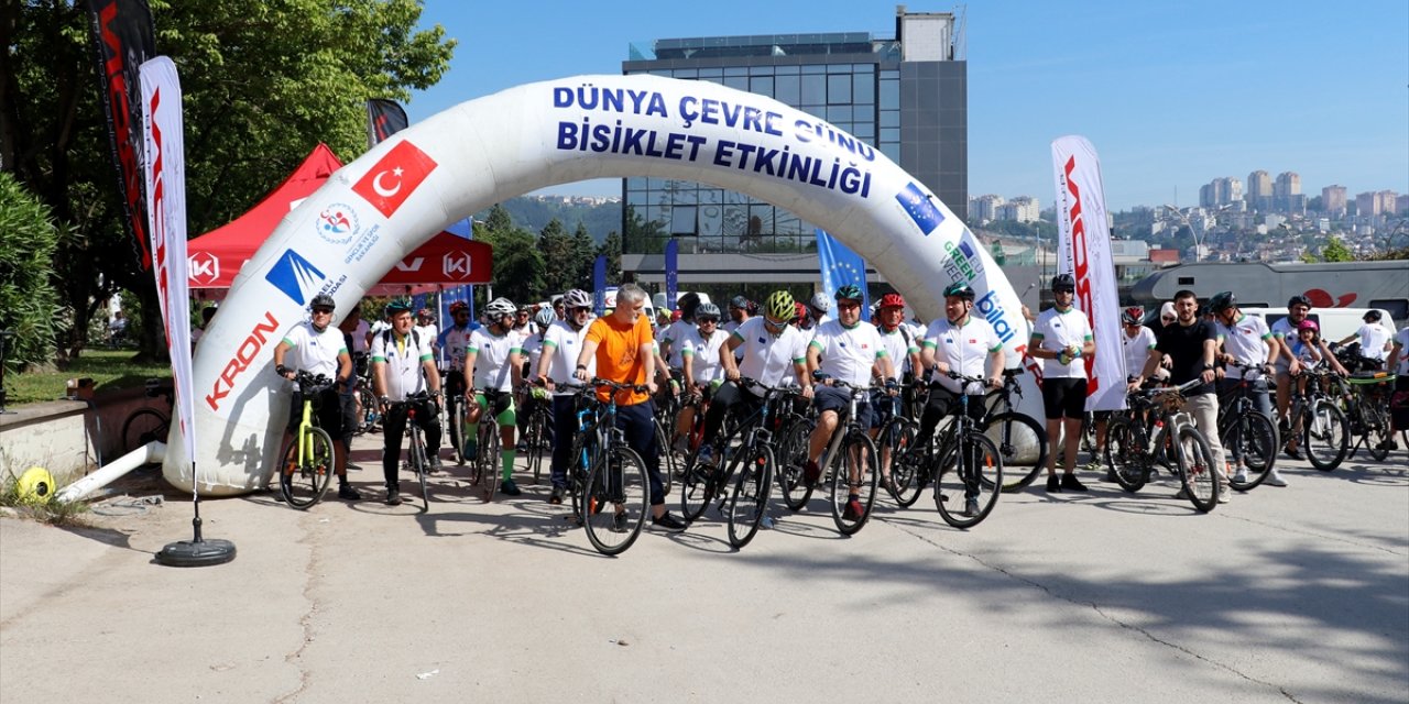 Kocaeli'de bisiklet tutkunları çevre farkındalığı için pedal çevirdi