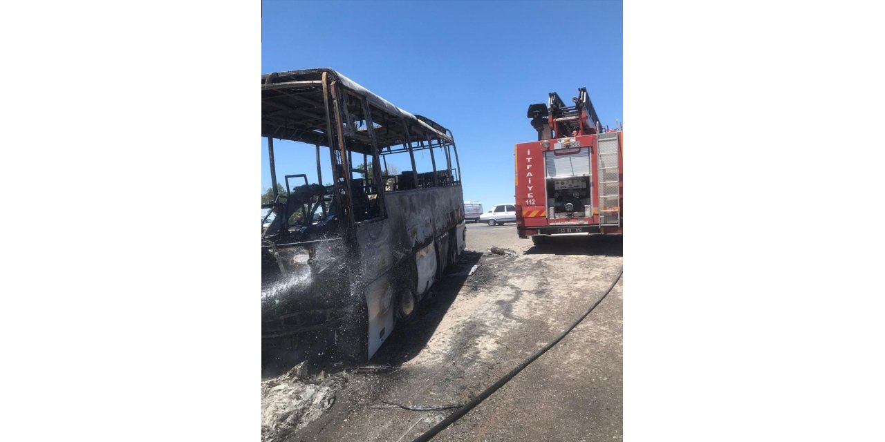 Şanlıurfa'da otobüste çıkan yangın itfaiye ekiplerince söndürüldü