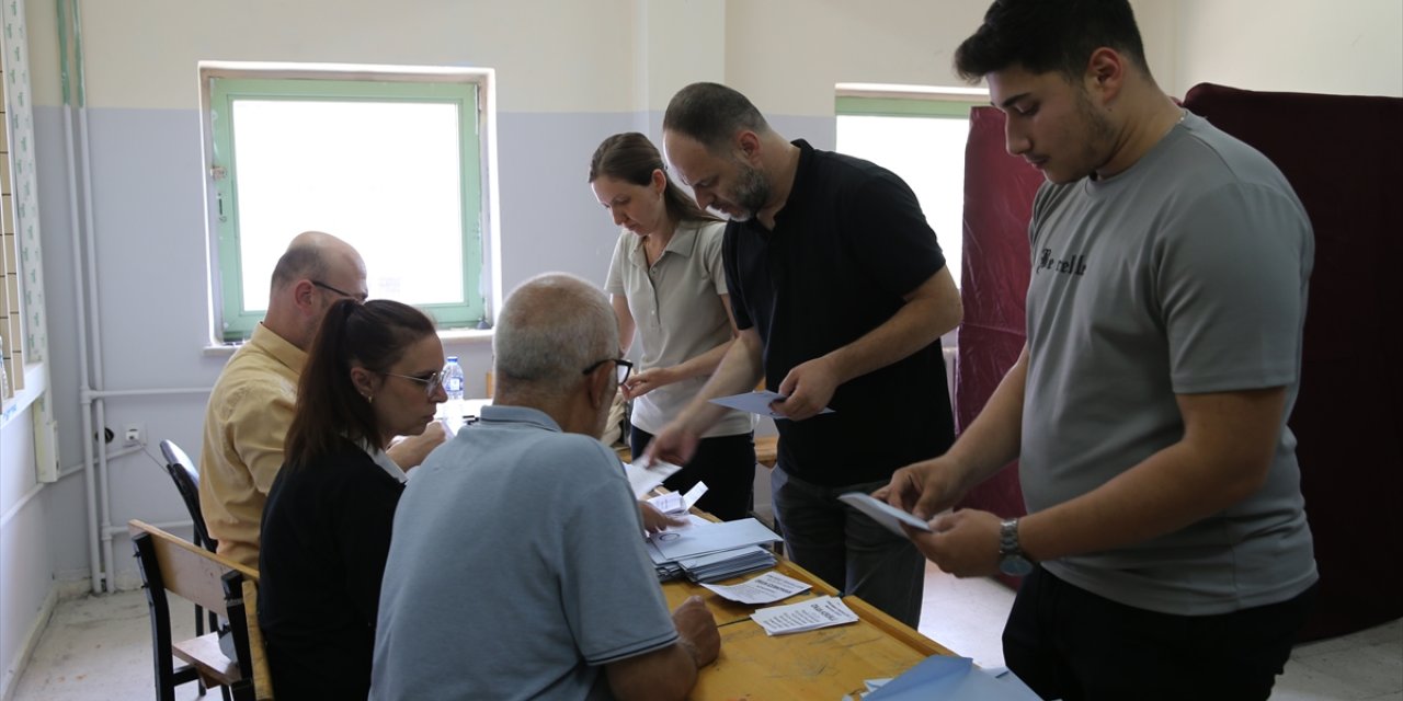 GÜNCELLEME - Edirne'de temizlik görevlisinin hatası yüzünden yenilenen Umurbey Mahallesi muhtarlığı seçimini mevcut muhtar kazandı