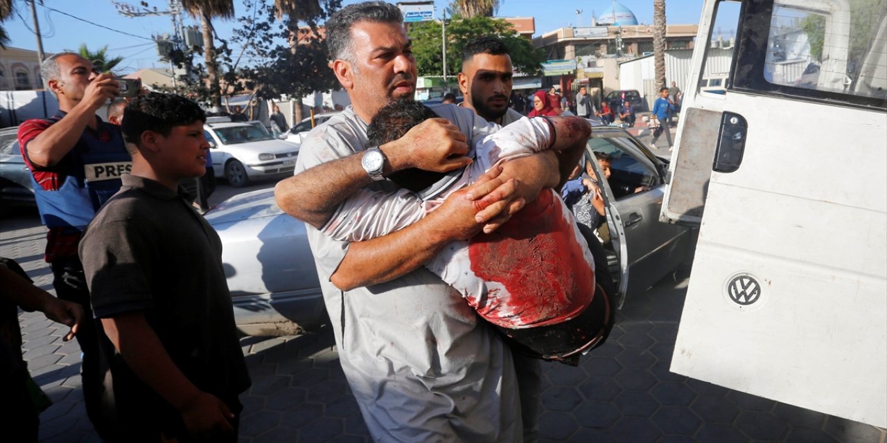 İsrail'in, Gazze'nin orta kesimine düzenlediği saldırıda çok sayıda kişi öldü